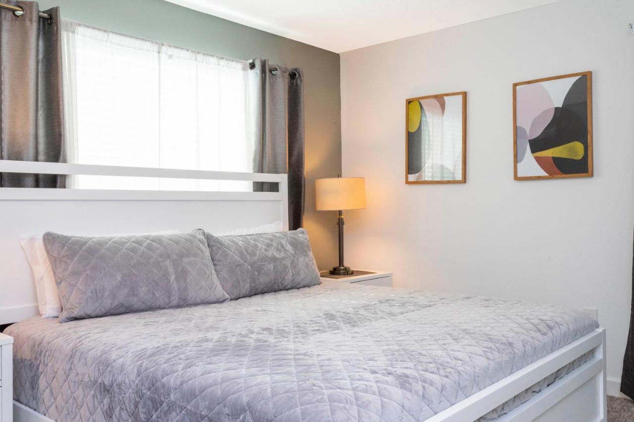 Wonderful 5 Bd Close To @ Storey 2980 Casa vacanze